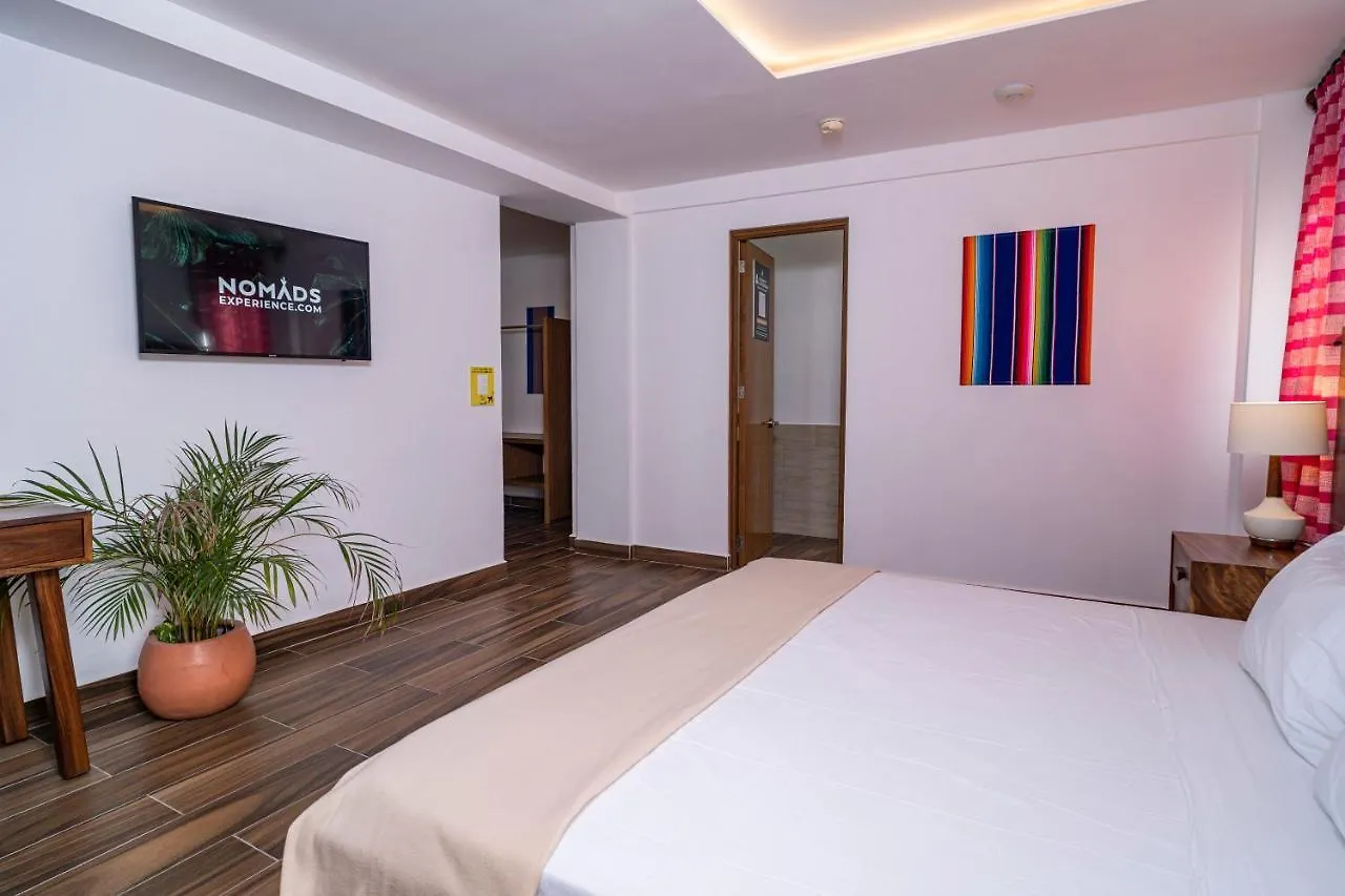Nomads Party Hotel Cancun