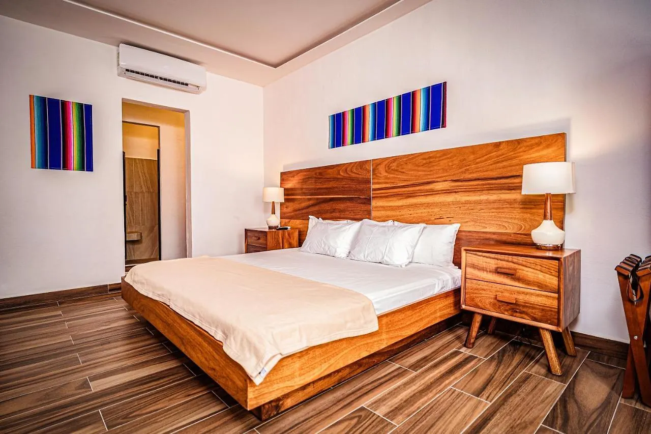 ****  Nomads Party Hotel Cancun Mexico