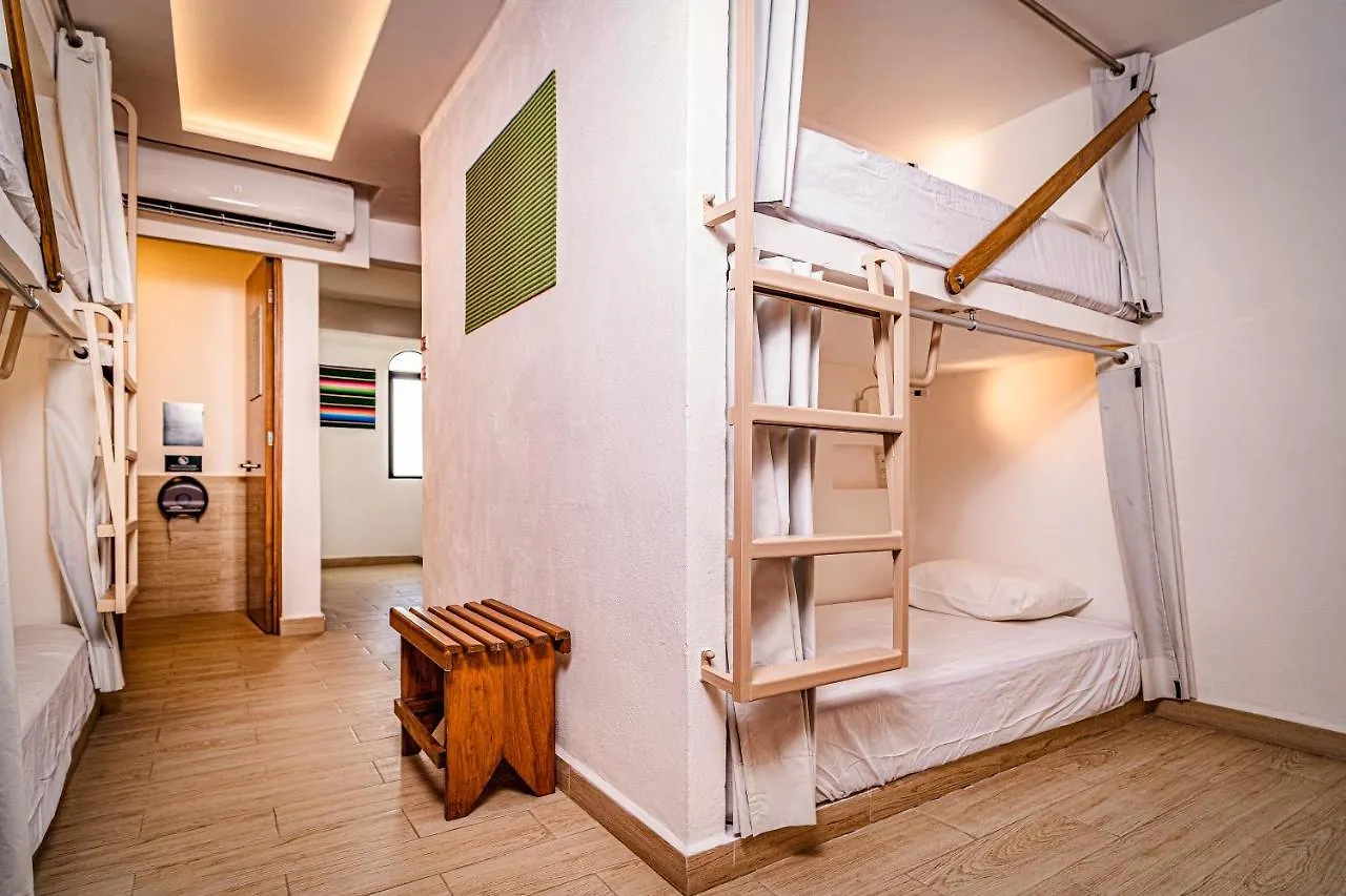 Nomads Party Hotel 칸쿤