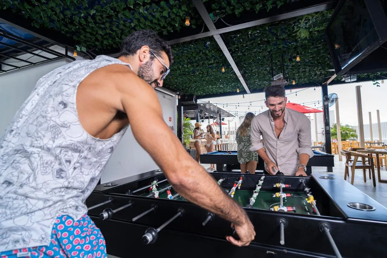 Nomads Party Hotel Cancun