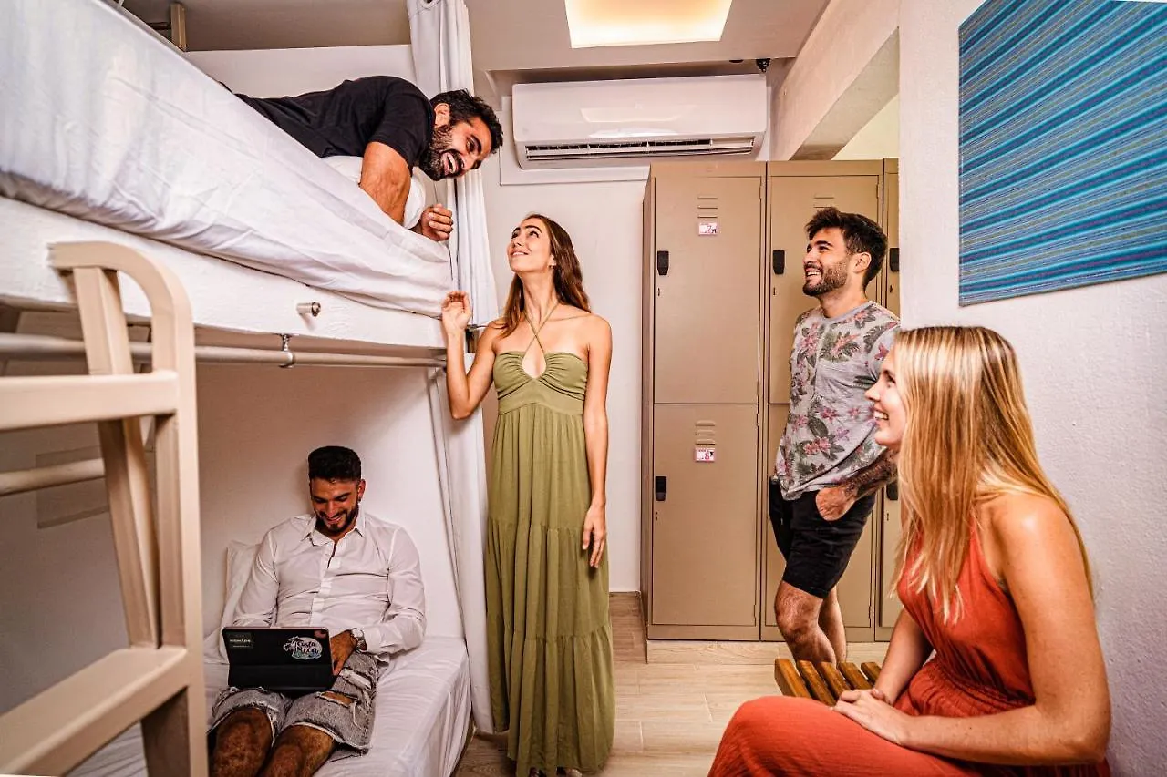 Nomads Party Hotel Cancun