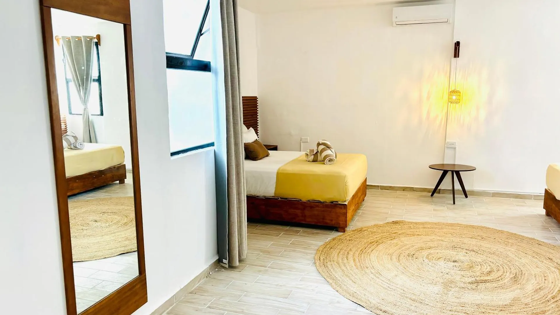 Nomads Party Hotel Cancun 4*,